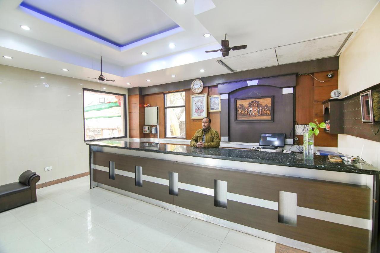 Capital O 68148 Hotel Shree Jee Palace Ghaziabad Dış mekan fotoğraf