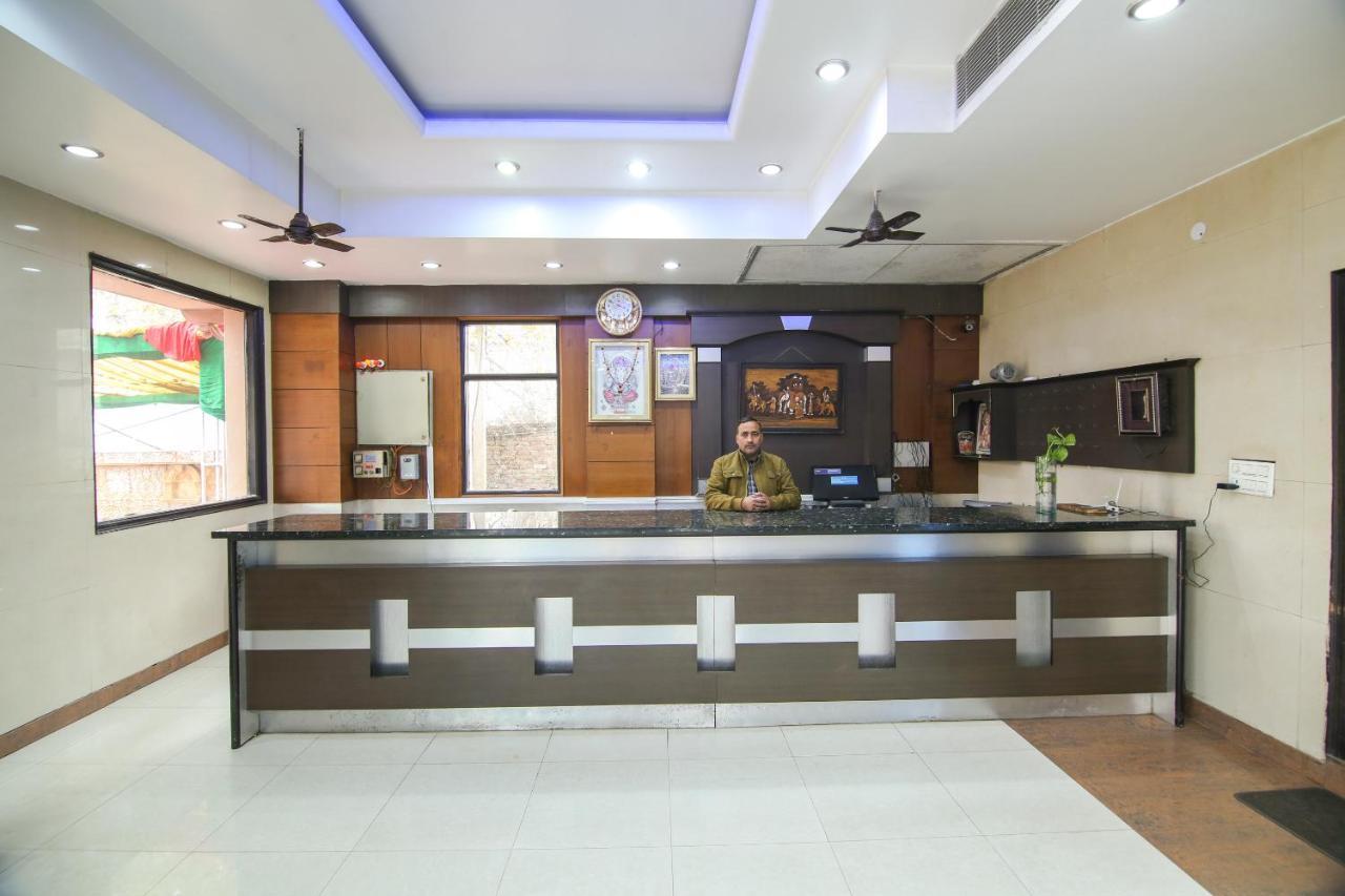Capital O 68148 Hotel Shree Jee Palace Ghaziabad Dış mekan fotoğraf